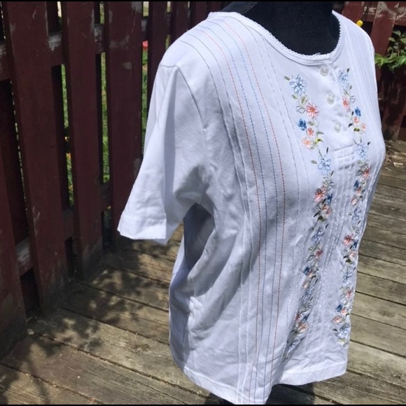White Embroidered Shirt - Picture 3 of 8